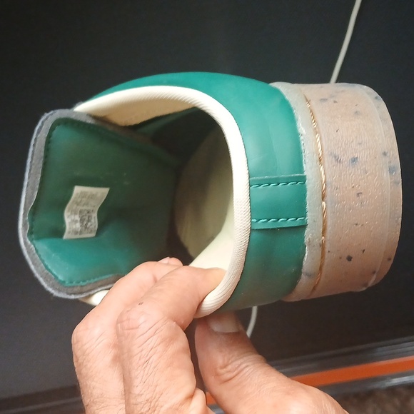 Adidas Forest Green Sneakers with Speckled Sole - Picture 3 of 9